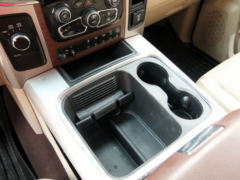 Used 2018 RAM 3500 Laramie image 36