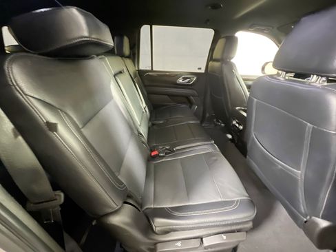 Used 2022 GMC Yukon XL SLE image 26