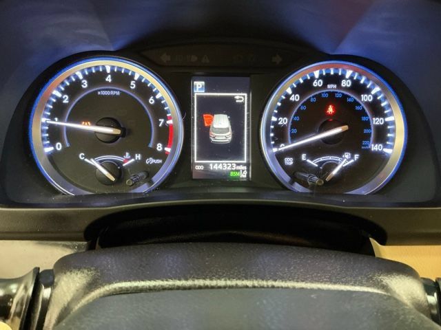 Used 2018 Toyota Highlander XLE AWD/4WD image 30
