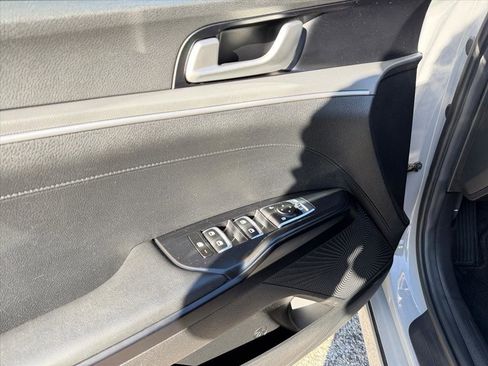 Used 2023 Kia K5 GT-Line image 12