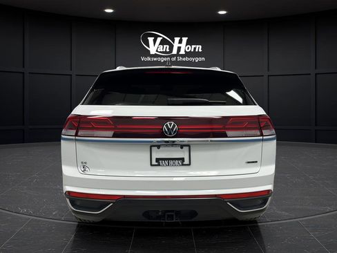 Used 2024 Volkswagen Atlas Cross Sport SE w/ Black Wheel Package image 4