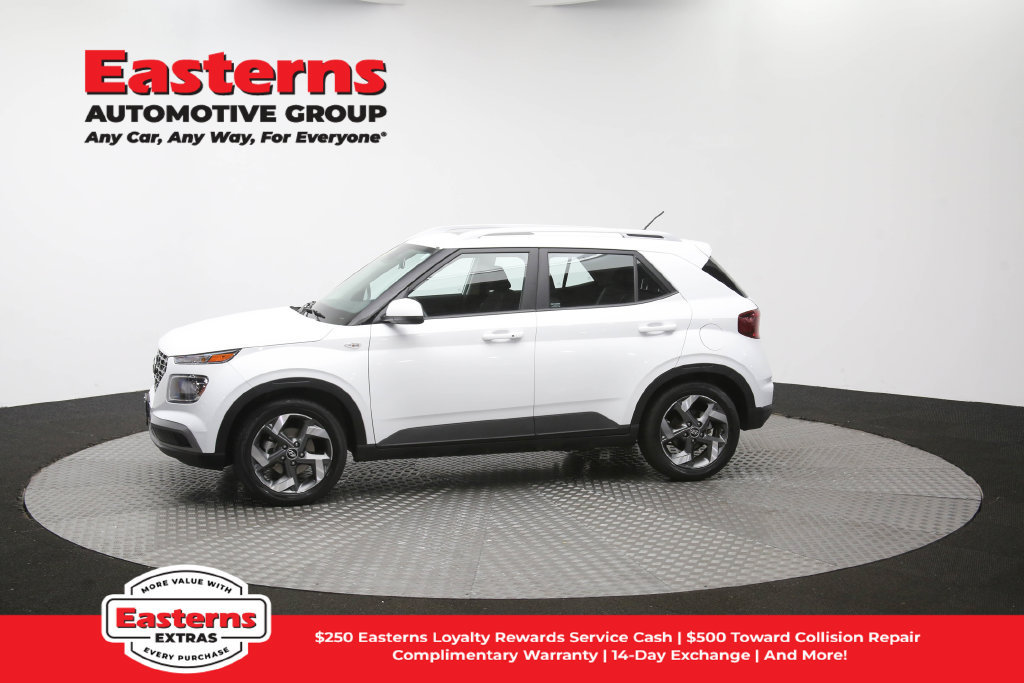 Used 2025 Hyundai Venue SEL FWD image 62