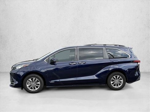 Used 2021 Toyota Sienna XLE FWD image 9