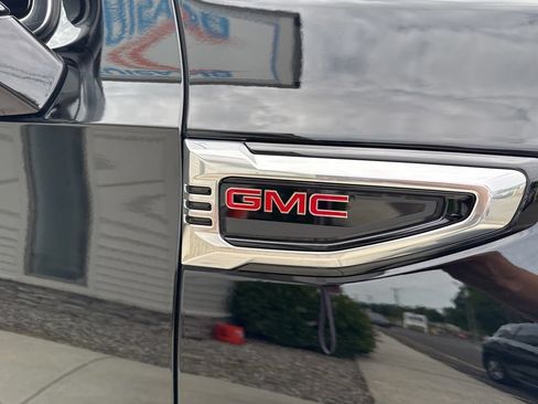 Used 2026 GMC Yukon Denali w/ Sun & Power Step Package AWD/4WD image 53