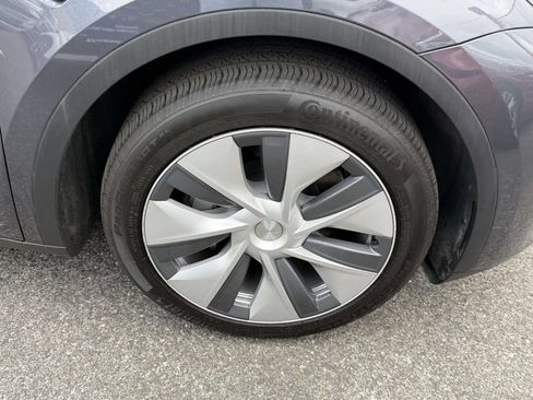 Used 2023 Tesla Model Y Long Range AWD/4WD image 8
