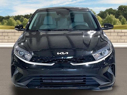 Used 2022 Kia Forte LXS w/ LXS Technology Package image 3