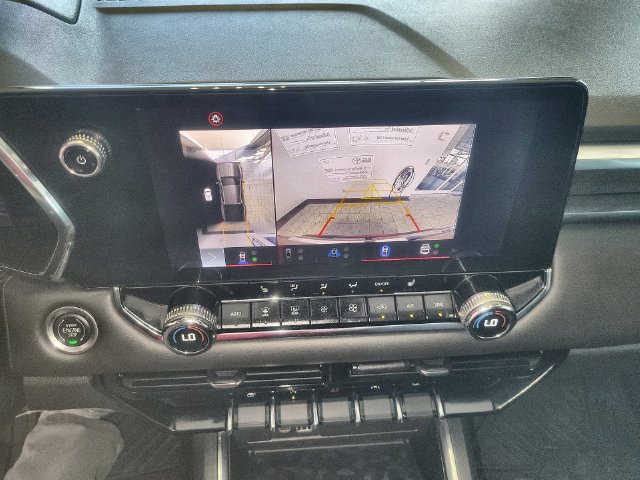 Used 2023 GMC Canyon Elevation w/ Elevation Premium Package AWD/4WD image 17