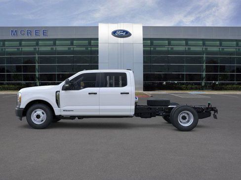 New 2025 Ford F350 XL image 3