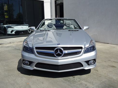 Used 2009 Mercedes-Benz SL 550 image 2