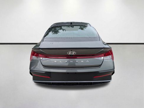 New 2026 Hyundai Elantra SEL Sport FWD image 5