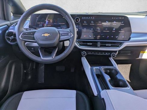 New 2026 Chevrolet Equinox EV LT image 14