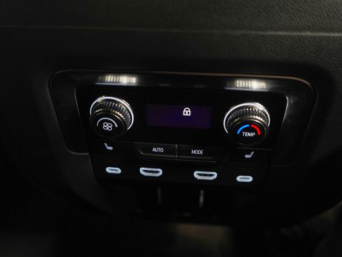 Used 2024 GMC Yukon XL Denali w/ Denali Reserve Package AWD/4WD image 15