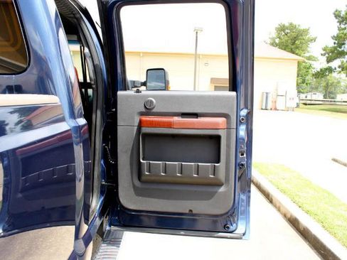 Used 2014 Ford F250 King Ranch w/ King Ranch w/Chrome Package image 29