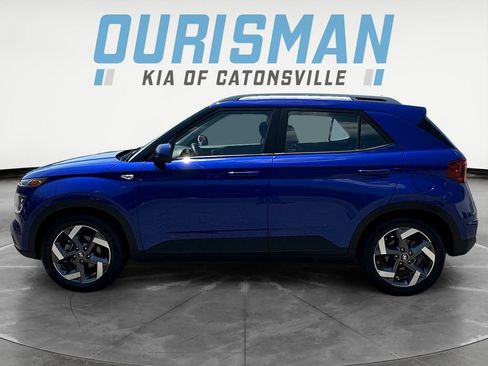 Used 2025 Hyundai Venue SEL FWD image 3