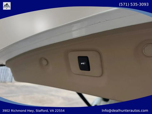 Used 2020 Nissan Pathfinder Platinum FWD image 16