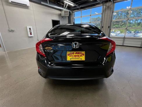 Used 2018 Honda Civic EX-T image 4