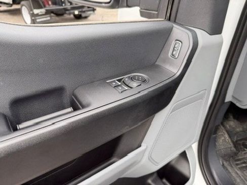 New 2025 Ford F550 4x4 Regular Cab Super Duty image 5