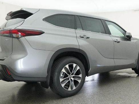 New 2026 Toyota Highlander XLE AWD/4WD image 25