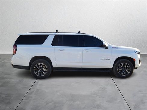 Used 2022 Chevrolet Suburban Z71 image 5