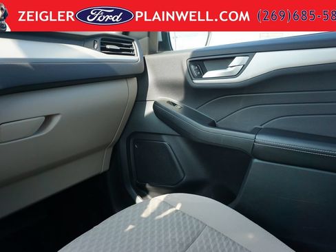 Used 2021 Ford Escape SE FWD image 29