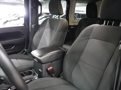 Used 2022 Jeep Wrangler Unlimited Sport AWD/4WD image 12