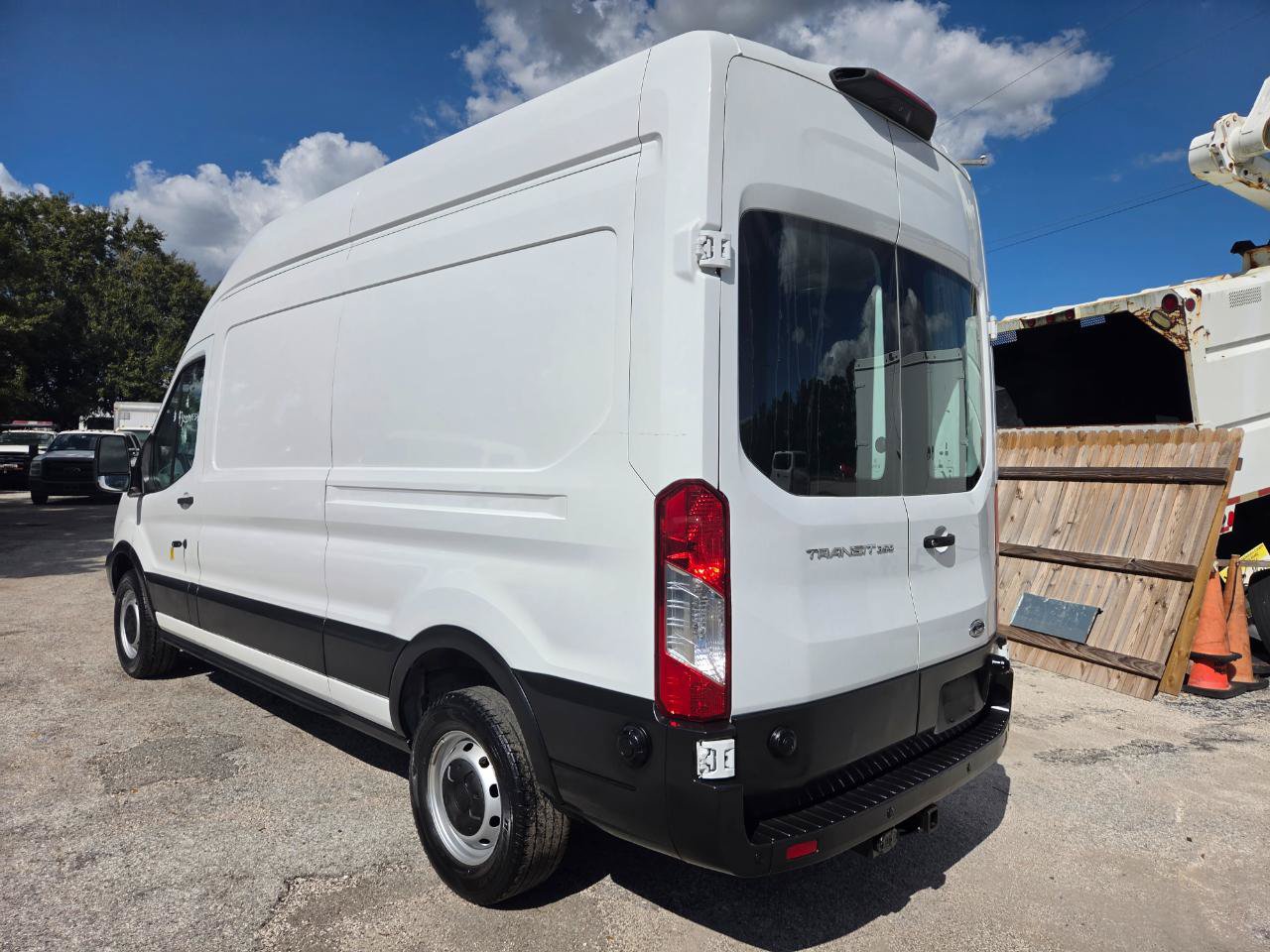 Used 2019 Ford Transit 350 148 High Roof RWD image 4