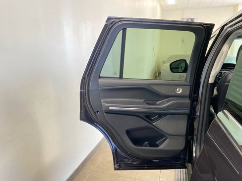 New 2026 Lincoln Navigator Reserve image 11