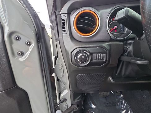 Used 2022 Jeep Gladiator Mojave w/ LED Lighting Group image 18