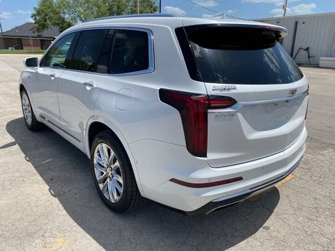 Used 2020 Cadillac XT6 Premium Luxury FWD image 4