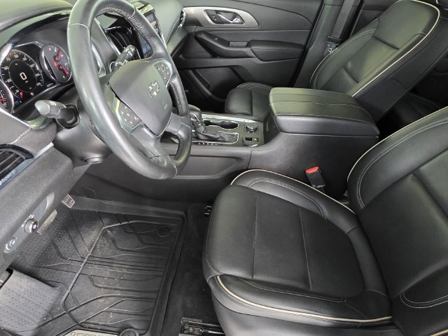 Used 2023 Chevrolet Traverse Premier w/ Redline Edition FWD image 6