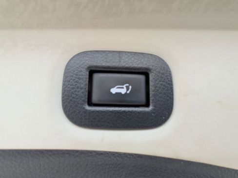 Used 2019 Nissan Rogue SV image 28