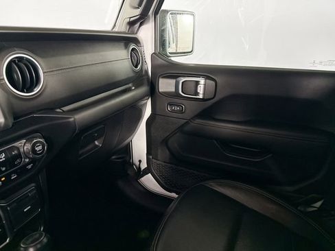 Used 2022 Jeep Wrangler Unlimited Sahara w/ Cold Weather Group image 33