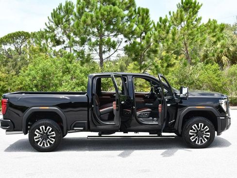 Used 2026 GMC Sierra 2500 Denali Ultimate w/ Max Trailering Package AWD/4WD image 8