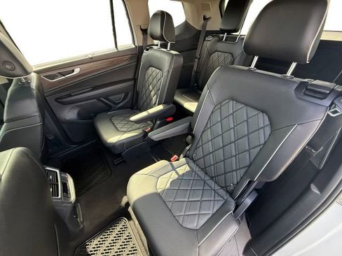 Certified 2024 Volkswagen Atlas SEL Premium R-Line AWD/4WD image 21