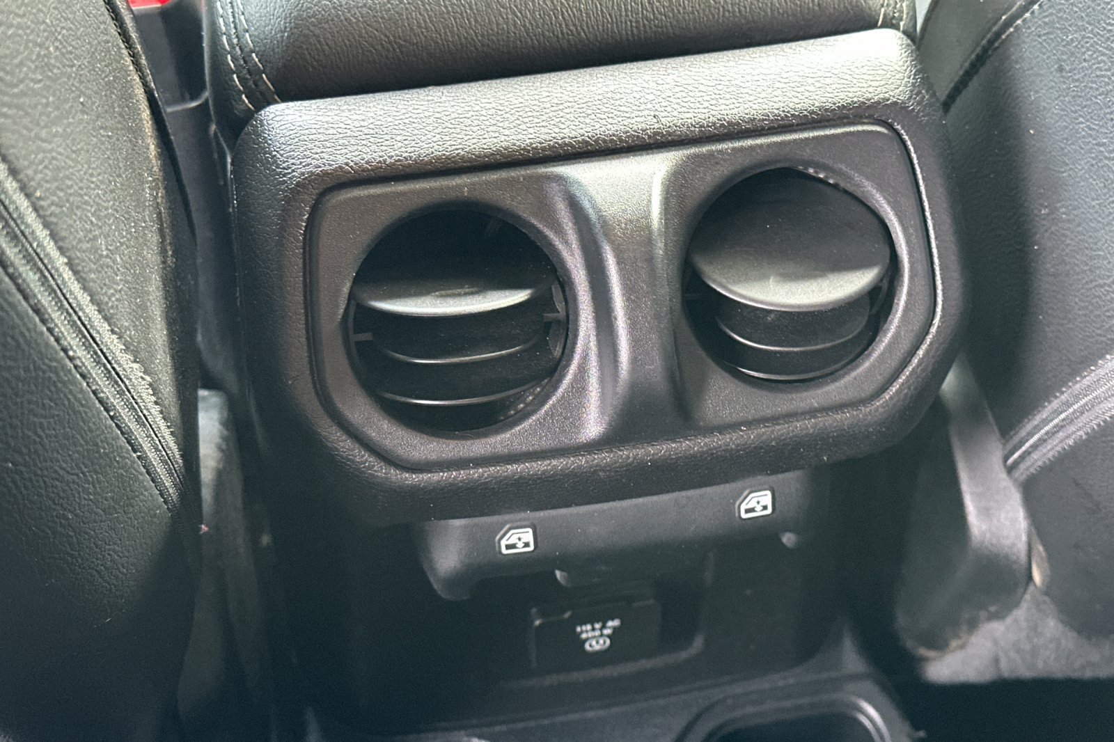 Used 2020 Jeep Gladiator Overland AWD/4WD image 14