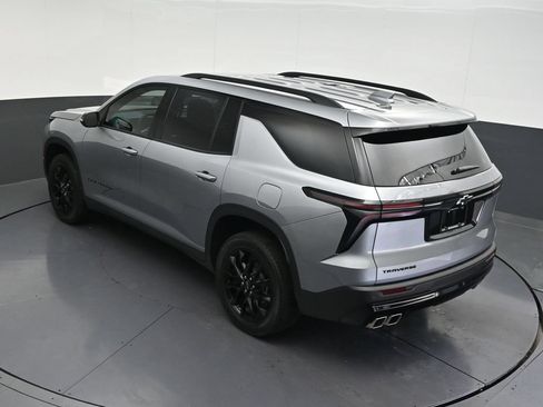Used 2025 Chevrolet Traverse LT w/ Midnight/Sport Edition FWD image 19
