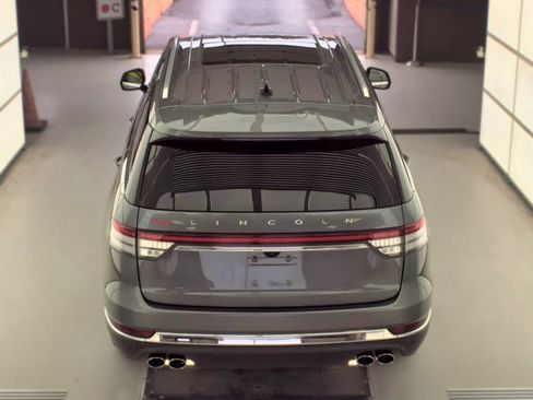 Used 2022 Lincoln Aviator AWD w/ Premium Package image 6