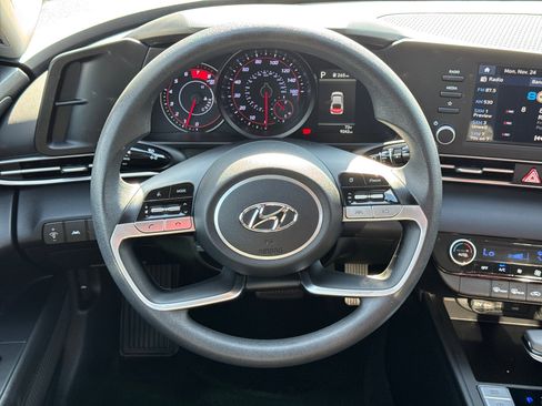 Certified 2023 Hyundai Elantra SEL image 24