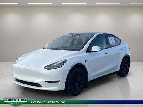 Used 2022 Tesla Model Y Long Range image 3
