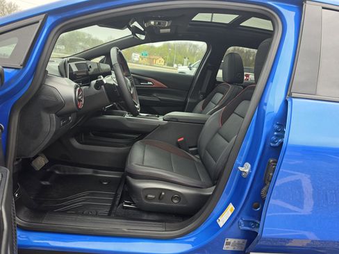 Used 2025 Chevrolet Equinox EV RS w/ Active Safety Package 3 AWD/4WD image 4