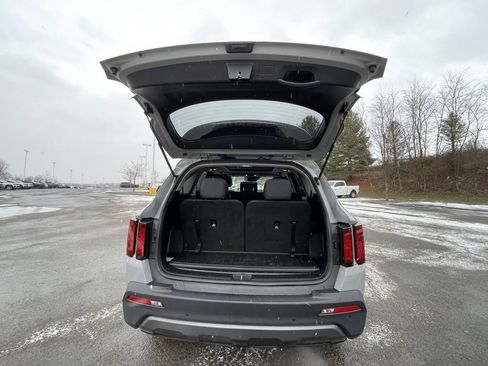 Used 2022 Kia Sorento S w/ Panoramic Sunroof Package image 17