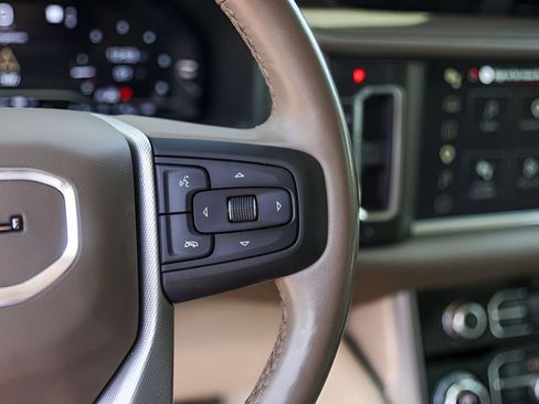 Used 2023 GMC Yukon Denali AWD/4WD image 16