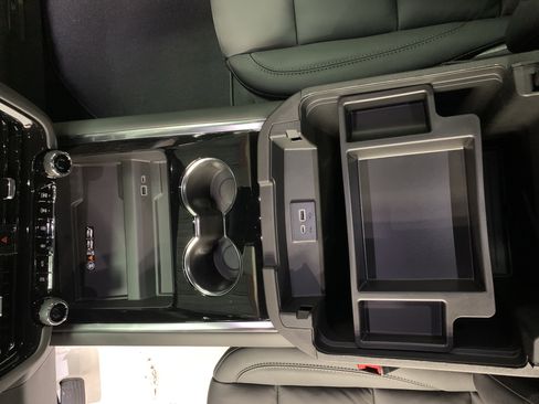 New 2026 Chevrolet Tahoe High Country image 14