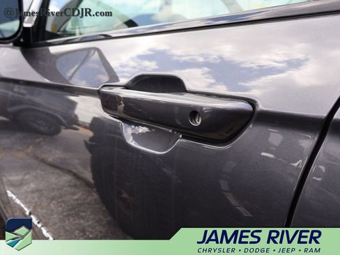 Used 2024 Jeep Grand Cherokee Limited AWD/4WD image 19