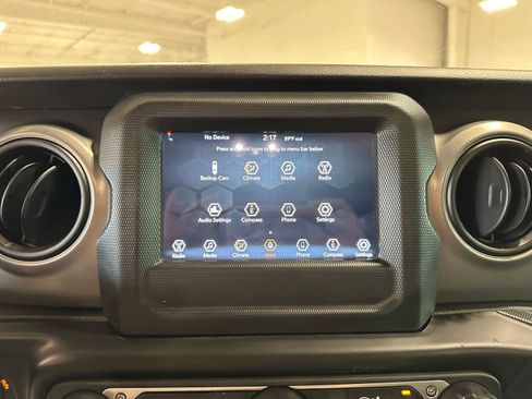 Used 2023 Jeep Wrangler Unlimited Sport image 28