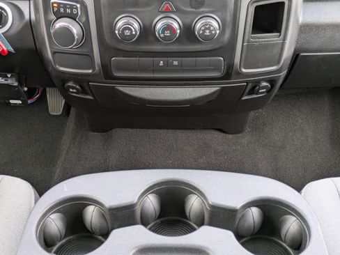 Used 2021 RAM 1500 Classic SLT image 18