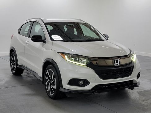 Used 2019 Honda HR-V Sport image 2