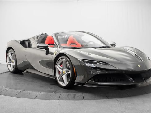 Used 2024 Ferrari SF90 Spider AWD/4WD image 9