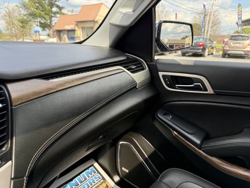 Used 2019 GMC Yukon XL Denali w/ Denali Ultimate Package image 19