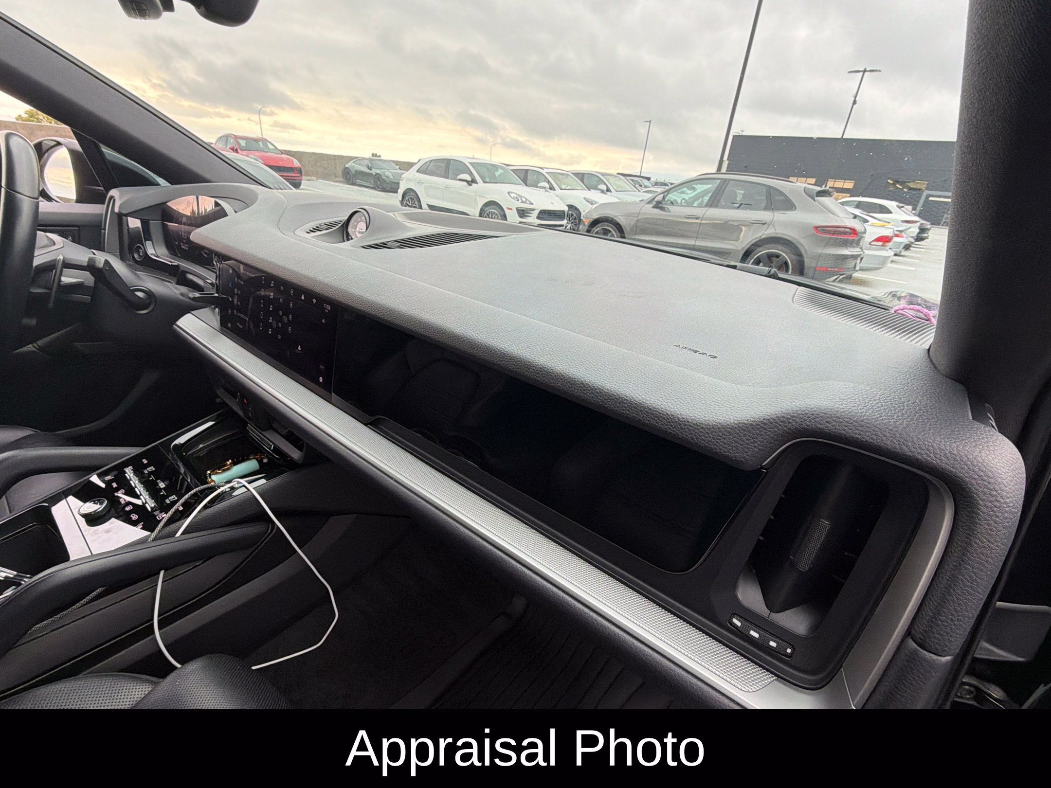 Certified 2024 Porsche Cayenne Coupe AWD/4WD image 21